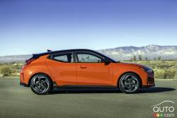 Side view of the 2019 Veloster Turbo
