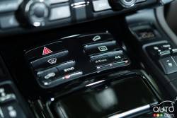 Contrôle du système de climatisation de la Porsche Cayenne S E-Hybride 2015