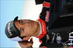 Helio Castroneves, Team Penske in the pits