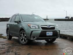 2016 Subaru Forester front 3/4 view