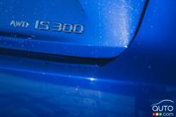 Écusson du modèle de la Lexus IS300 AWD 2016