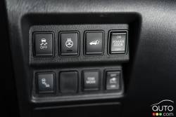 Détail intérieur de la Nissan Pathfinder Platinum AWD 2015