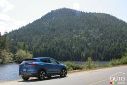 2016 Hyundai Tucson rear 3/4 view