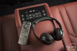 2016 Lexus LX 570 rear center armrest
