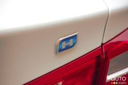 2016 Chevrolet Malibu Hybrid model badge