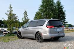 We drive the 2019 Chrysler Pacifica