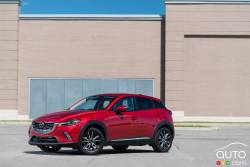 2016 Mazda CX-3 GT front 3/4 view
