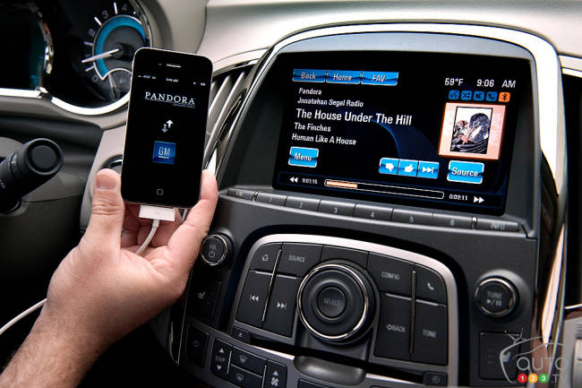 IntelliLink, the new infotainment system IntelliLink, the new infotainment system