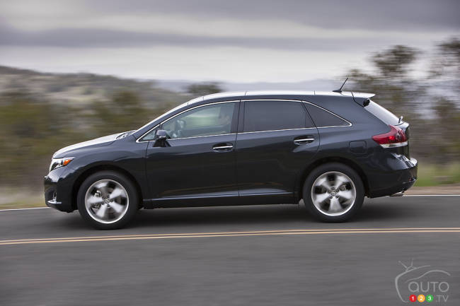 2013 Toyota Venza side view