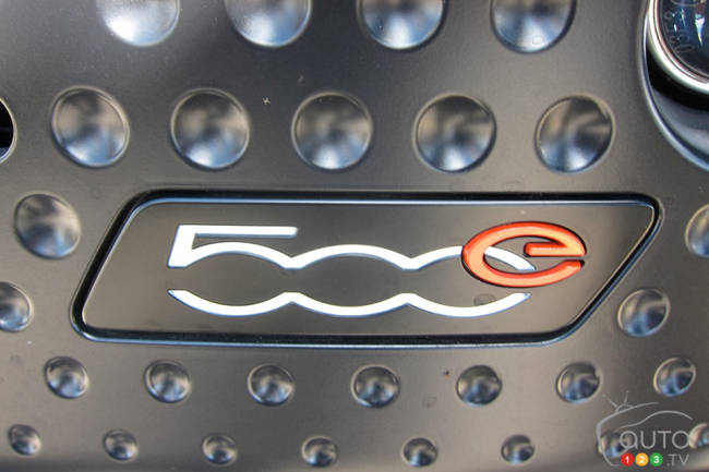 2013 Fiat 500e logo