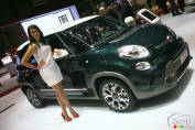 Women in the Auto World: Car models in Geneva 