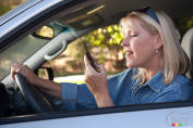 Quebec drivers may be hit with 9 demerit points for texting