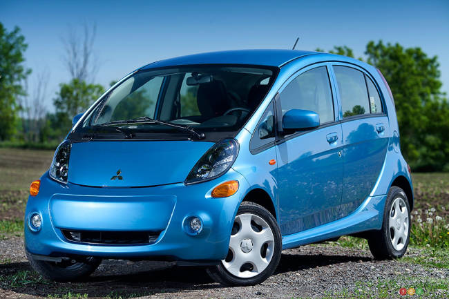 Mitsubishi i-MiEV 2012 vue 3/4 avant