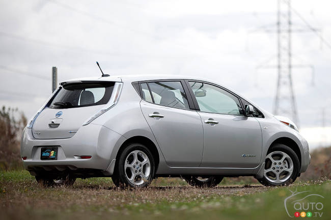 Nissan Leaf 2011 vue 3/4 arrière Nissan Leaf 2011 vue 3/4 arrière