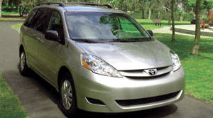 toyota minivan 2008