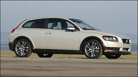 2009 Volvo C30 T5 R Design Review Editor S Review Car Reviews Auto123