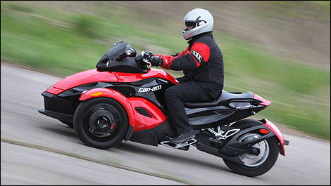 2010 Can-Am Spyder RS specifications and pictures