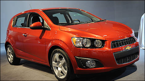 Detroit 2011: The Chevrolet Sonic unveiled (video) | Car News | Auto123