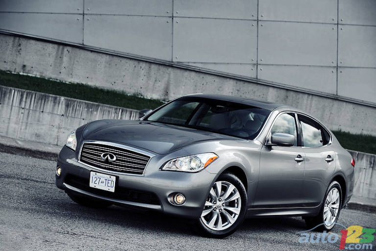 2011 Infiniti M56x AWD Review Editor's Review | Car News | Auto123