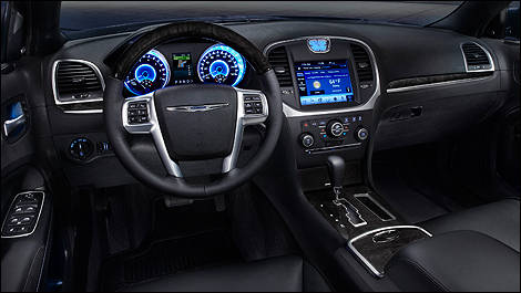 2012 Chrysler 300 interior
