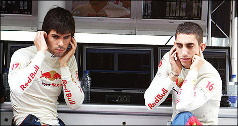 Jaime Alguersuari et Sébastien Buemi piloteront-ils encore pour Toro Rosso en 2012 ? (Photo: WRi2)