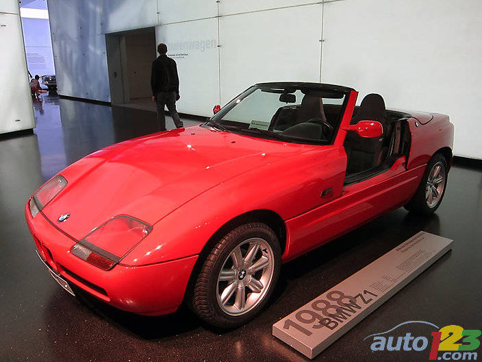 1988 BMW Z1 - Introduced in 1987 at the Frankfurt Auto Show, the BMW Z1 was best known for its retractable doors and detachable plastic body panels. (Photo: Lesley Wimbush/Auto123.com)