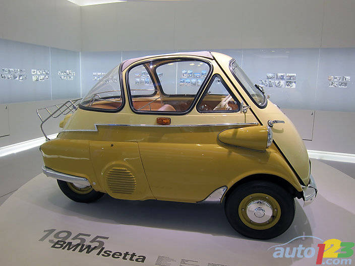 1955 BMW Isetta - Produced in post-war 1950s as economical transport, the Isetta's success kept BMW afloat during the desperate recovery years. (Photo: Lesley Wimbush/Auto123.com)