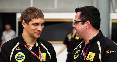 Vitaly Petrov and Eric Boullier, Lotus Renault. (Photo: Lotus Renault GP)