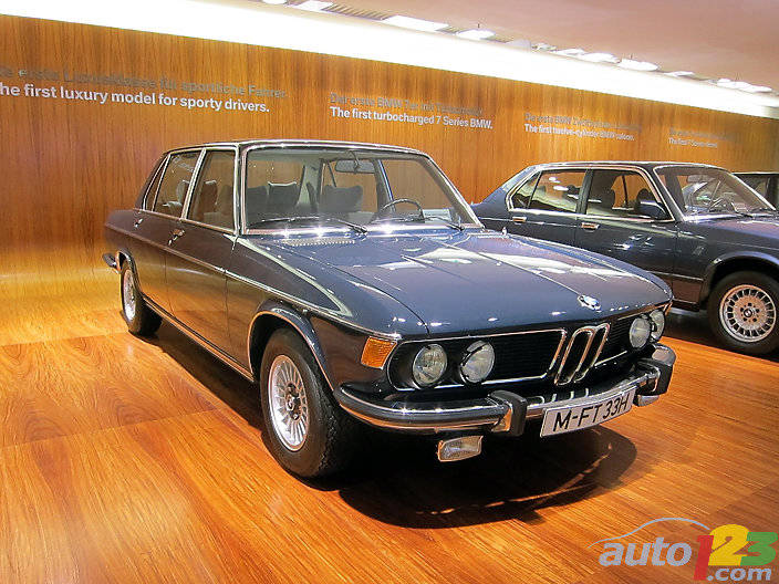 BMW 3.3 Li 1968 : La berline phare de la gamme E3 de BMW, la 3.3 Li était un modèle exclusif (seules 3 030 ont vu le jour) destinée aux conducteurs agressifs. (Photo: Lesley Wimbush/Auto123.com)