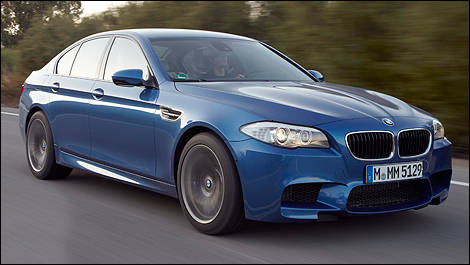 2013 BMW M5 front 3/4 view