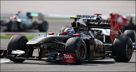 Vitaly Petrov, Lotus Renault GP. (Photo: Pirelli)
