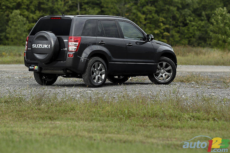 Suzuki Grand Vitara черная