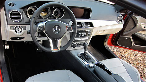 Mercedes-Benz Classe C 2012 intérieur