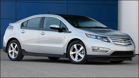 Chevrolet Volt front 3/4 view