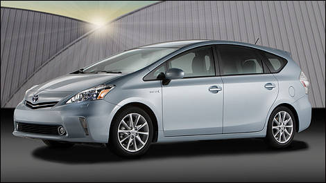 2012 Toyota Prius V front 3/4 view