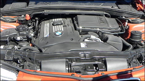2011 BMW 1M Coup&eacute; engine