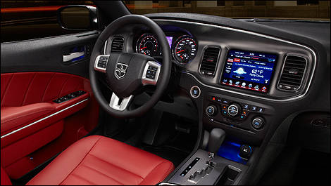 Dodge Charger R/T AWD 2011 intérieur