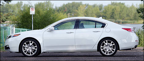 Acura TL SH-AWD Elite 2012 vue côté gauche
