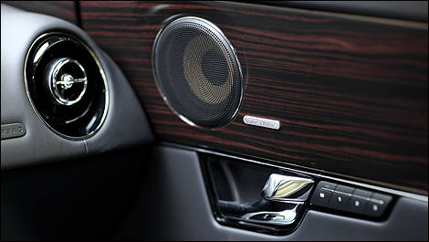 2011 Jaguar XJ Supercharged interior