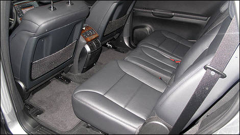 2011 Mercedes-Benz R 350 BlueTEC 4MATIC interior