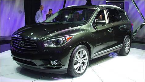 2013 Infiniti JX front 3/4 view