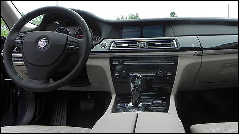 BMW ALPINA B7 2011 intérieur