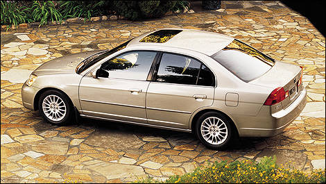 2001 Acura EL rear 3/4 view