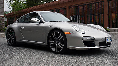 2012 Porsche Carrera 4 front 3/4 view