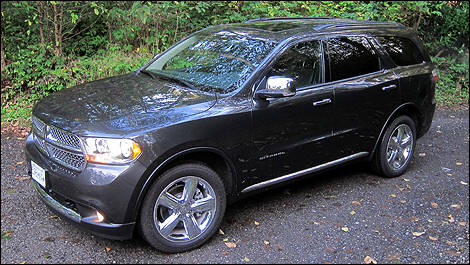 2011 Dodge Durango Citadel front 3/4 view