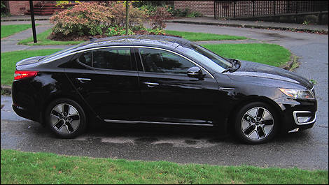 2011 Kia Optima Hybrid right side view