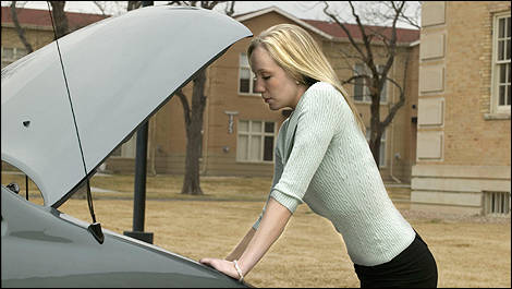 les femmes et les réparations d'auto