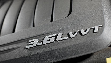 2011 Volkswagen Routan Highline engine