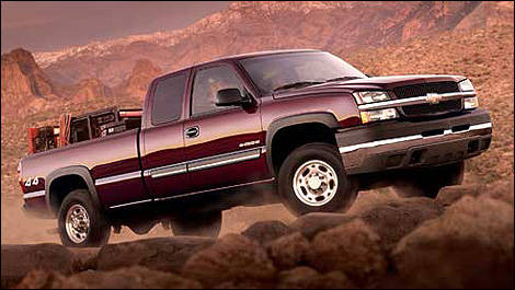 2006 Chevrolet Silverado 1500 front 3/4 view