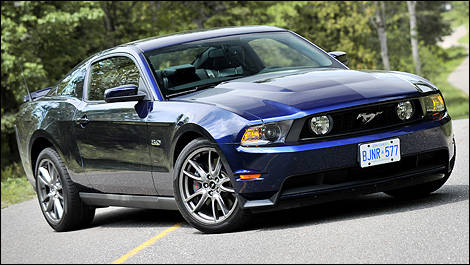2012 Ford Mustang GT front 3/4 view
